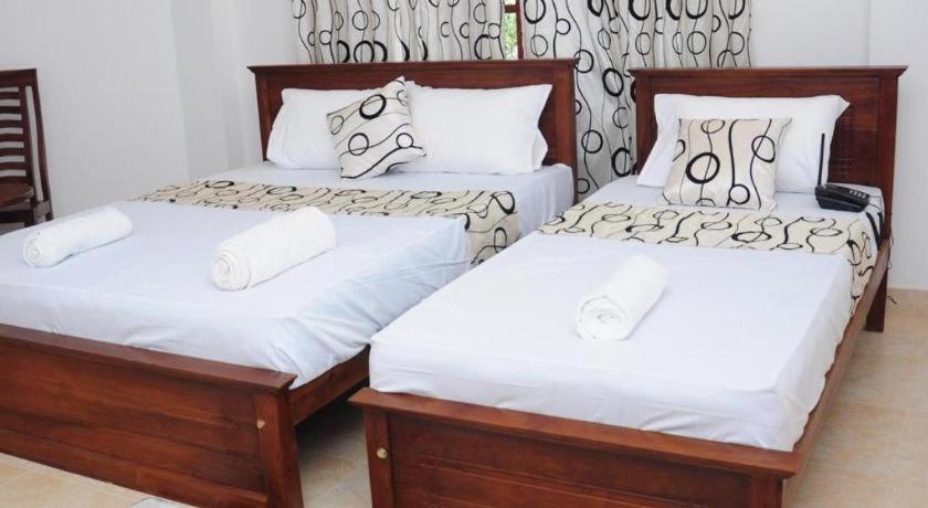 Sihilro Regency Hotel Udawalawe Exterior photo